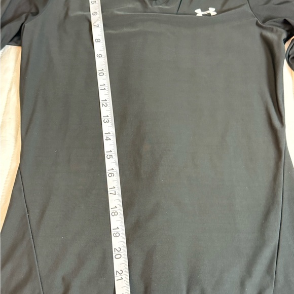 Under Armour Black V-Neck Performance Shirt size L - Picture 7 of 8